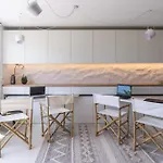 Apartman Smartly Designed Flat With Balcony & Parking By Flat Mаnаger